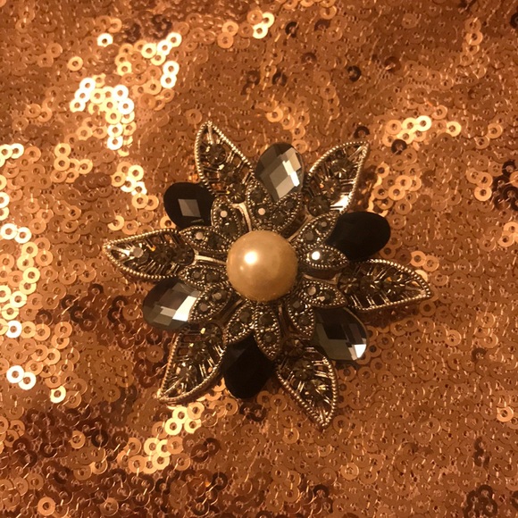 Premier Designs Pearls Night Out Pendant/Pin NWOT - Picture 1 of 4